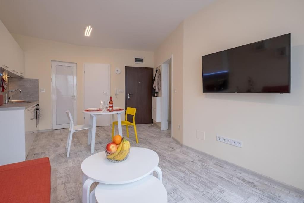 Bright & Chic Parkside Apartment Sofya Dış mekan fotoğraf