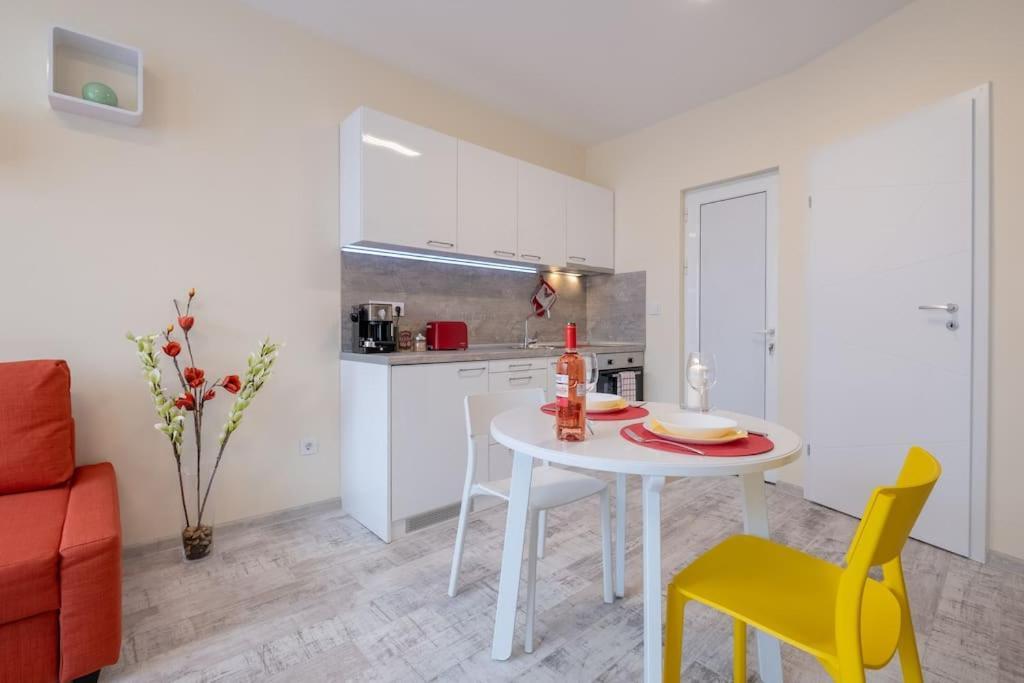 Bright & Chic Parkside Apartment Sofya Dış mekan fotoğraf