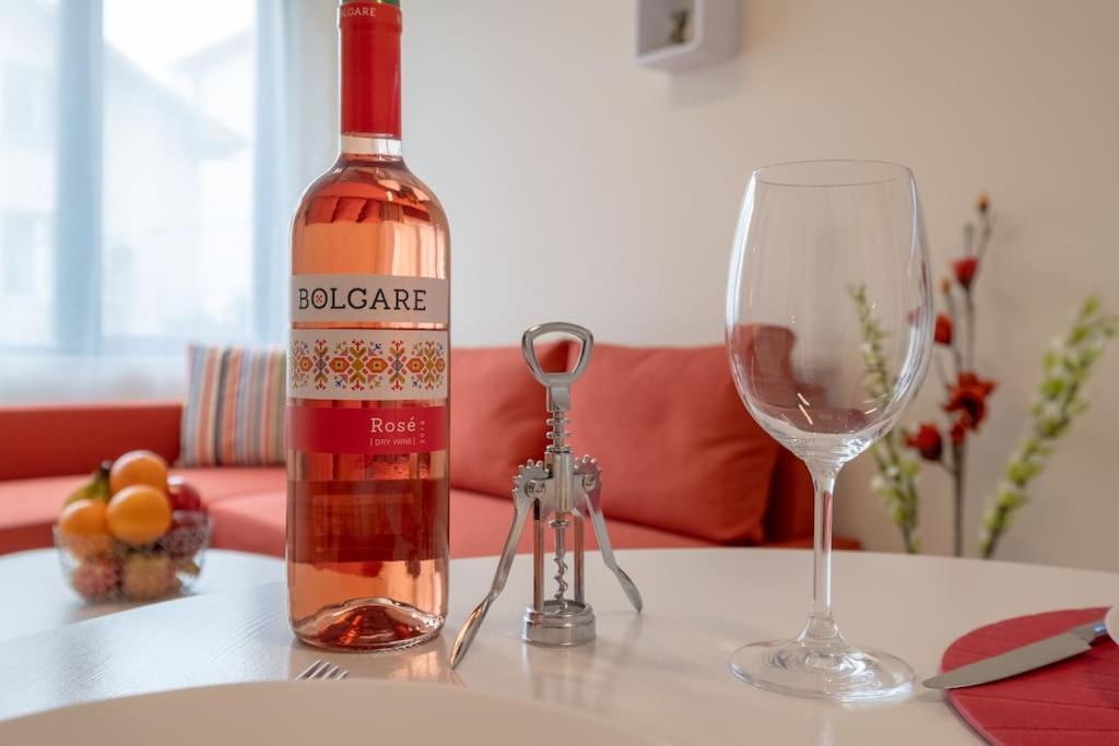 Bright & Chic Parkside Apartment Sofya Dış mekan fotoğraf